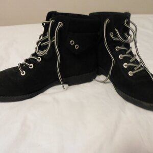 Womens Casual Boots by St Johns Bay  SZ 8m
